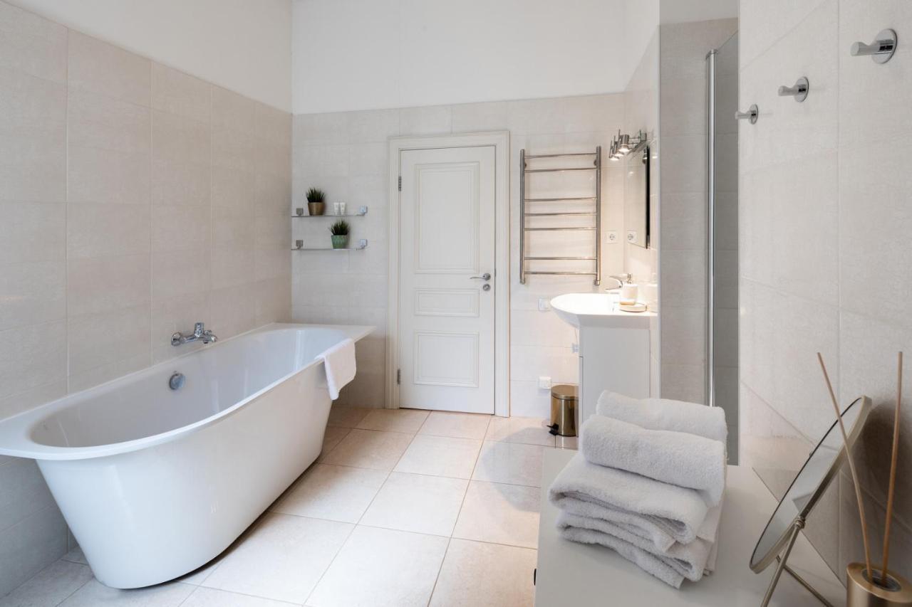 Old Riga Modern And Spacious 2 Bedroom Apartment Esterno foto